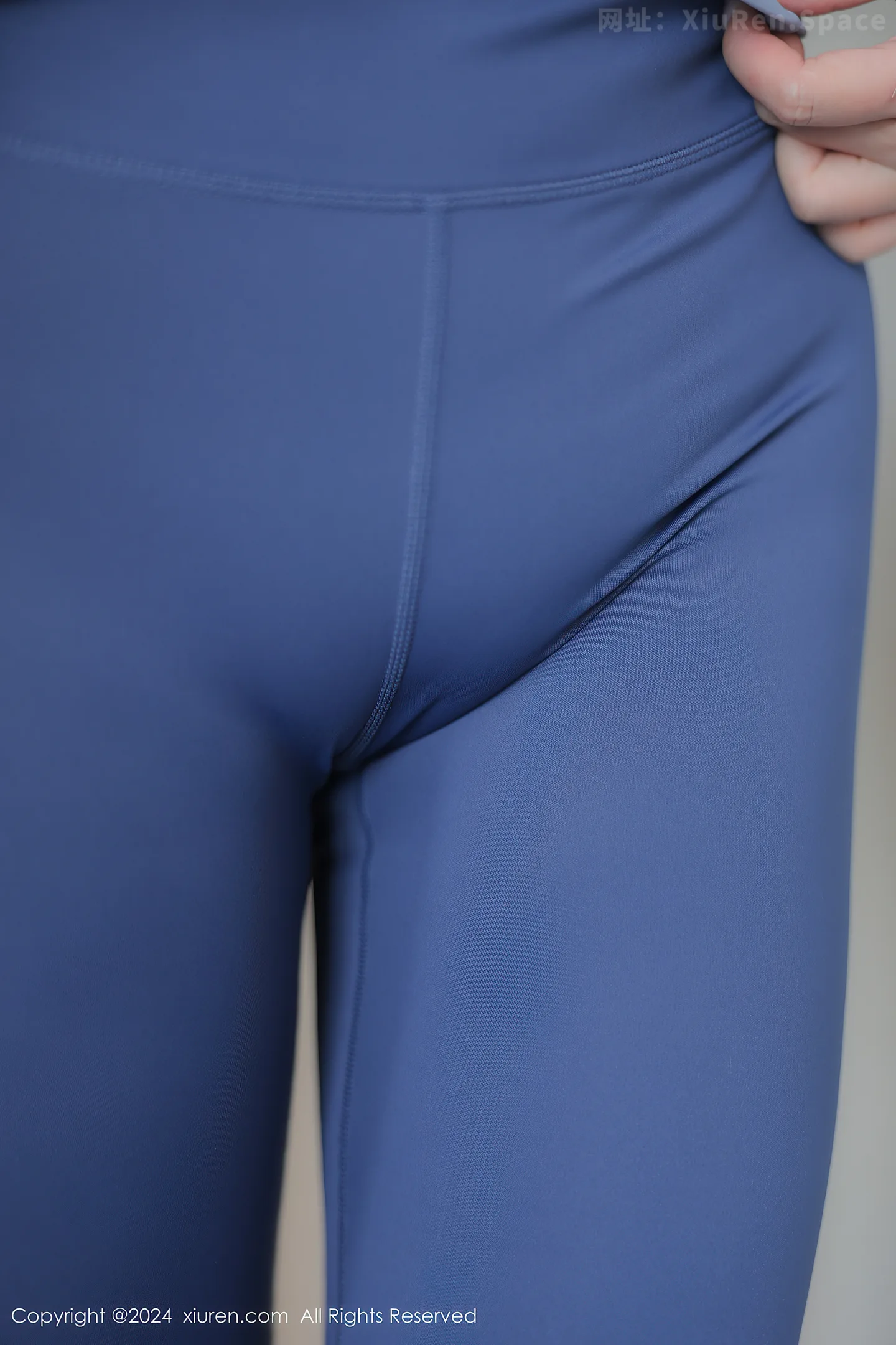 图片[5]-[XiuRen秀人网]VOL.8461 模特王雅姗是我性感浅蓝色瑜伽服饰紧身秀完美身材迷人诱惑写真80P-秀人网官方网站